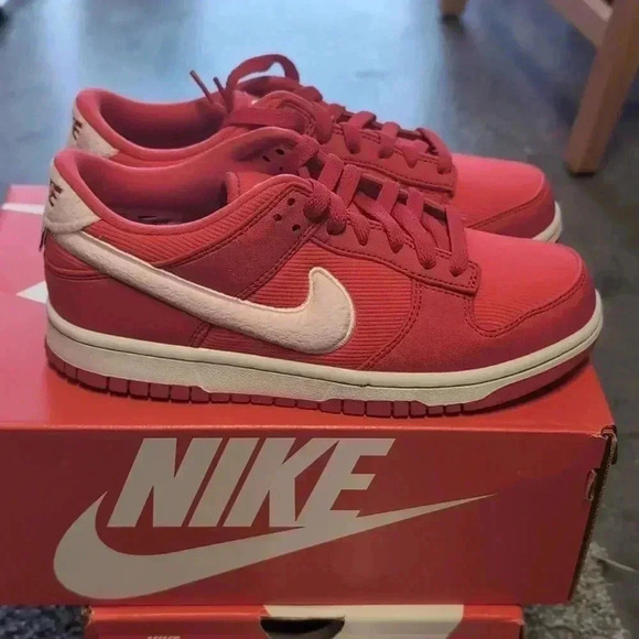 Nike Dunk Low - Picture 1 of 4